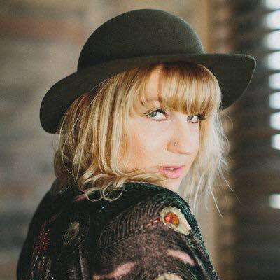 Andrea Toyias headshot