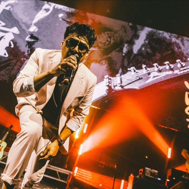 Raj Ramayya headshot